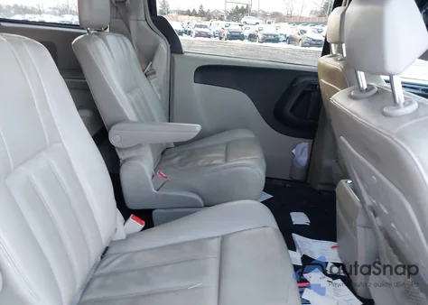 2013 Chrysler Town & Country Touring из США, поврежденный, VIN 2C4RC1BG8DR526533